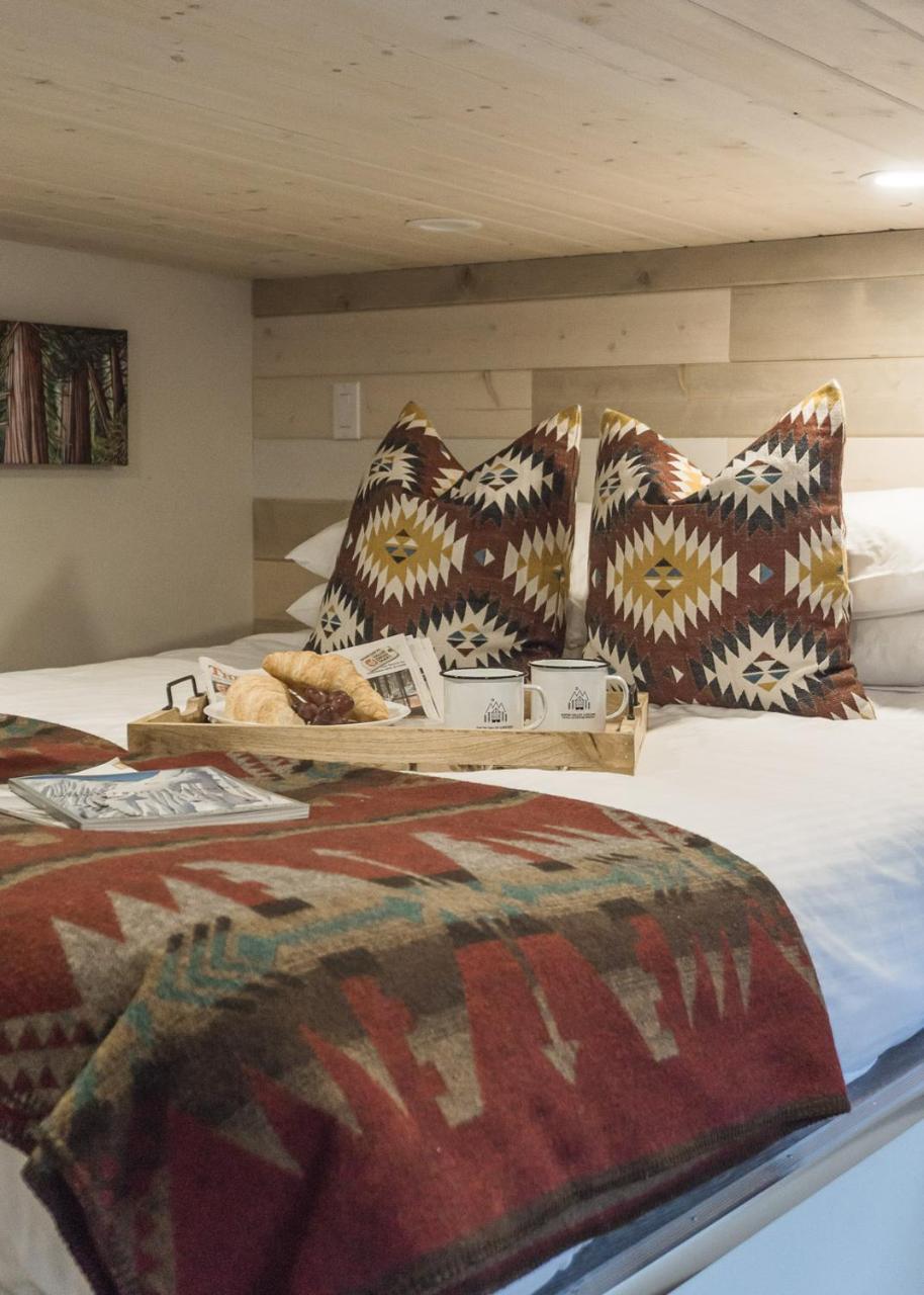 Tiny Homes By Snow Valley Lodging Fernie Eksteriør billede